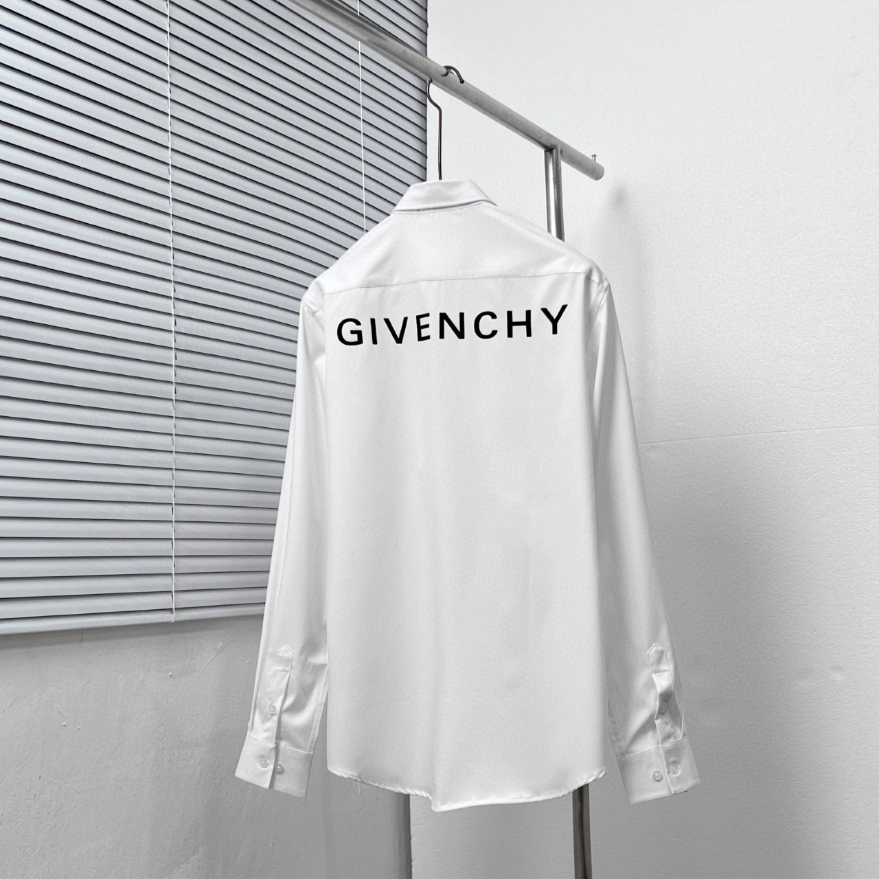 &wg.luxury--6iv593hy item:E-F000F0298T